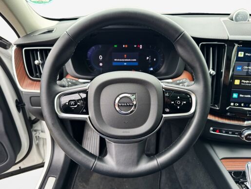 Volvo XC60 B5 AWD ULTIMATE DARK B&W +KOLA