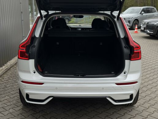 Volvo XC60 B5 AWD ULTIMATE DARK B&W +KOLA