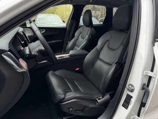 Volvo XC60 B5 AWD ULTIMATE DARK B&W +KOLA