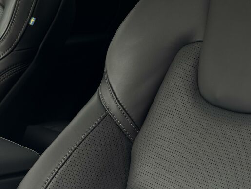 Volvo XC60 B5 AWD ULTIMATE DARK B&W +KOLA