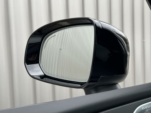 Volvo XC60 B5 AWD ULTIMATE DARK B&W +KOLA