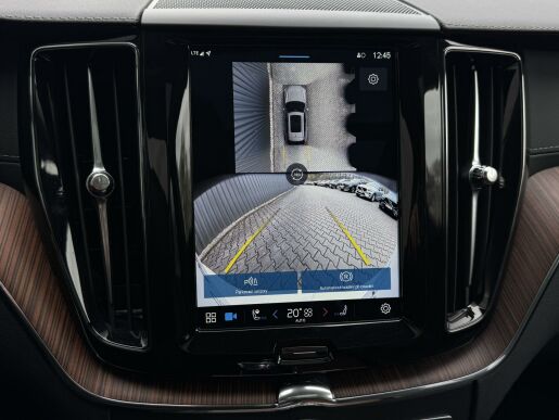 Volvo XC60 B5 AWD ULTIMATE DARK B&W +KOLA