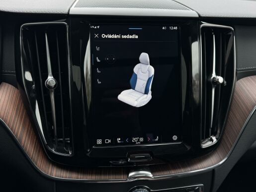 Volvo XC60 B5 AWD ULTIMATE DARK B&W +KOLA
