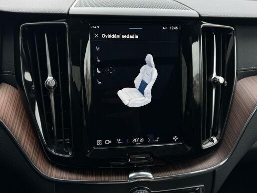 Volvo XC60 B5 AWD ULTIMATE DARK B&W +KOLA