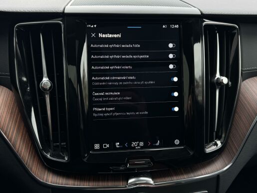 Volvo XC60 B5 AWD ULTIMATE DARK B&W +KOLA