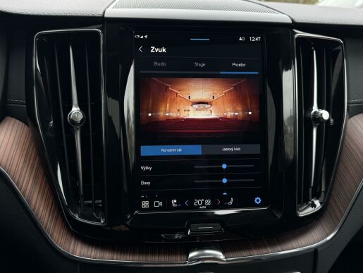 Volvo XC60 B5 AWD ULTIMATE DARK B&W +KOLA