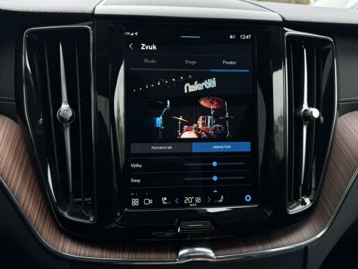 Volvo XC60 B5 AWD ULTIMATE DARK B&W +KOLA