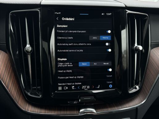 Volvo XC60 B5 AWD ULTIMATE DARK B&W +KOLA