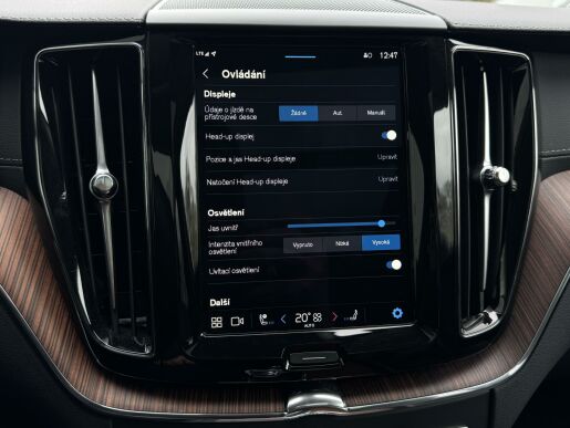 Volvo XC60 B5 AWD ULTIMATE DARK B&W +KOLA