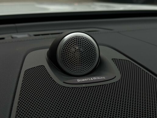 Volvo XC60 B5 AWD ULTIMATE DARK B&W +KOLA