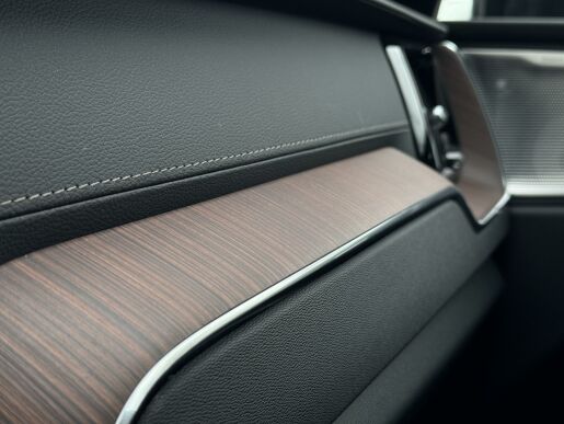 Volvo XC60 B5 AWD ULTIMATE DARK B&W +KOLA