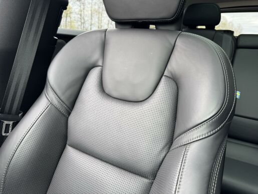Volvo XC60 B5 AWD ULTIMATE DARK B&W +KOLA
