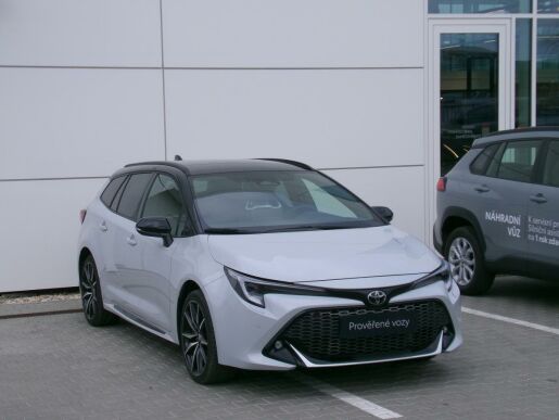 Toyota Corolla GR SPORT DYNAMIC 2,0 HEV 135kW