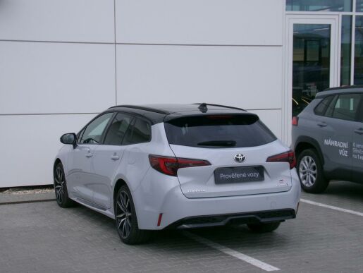 Toyota Corolla GR SPORT DYNAMIC 2,0 HEV 135kW