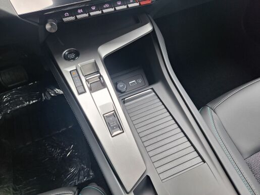Peugeot 308 SW ALLURE 1.5 BHDi 130K EAT8