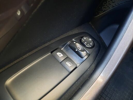 Peugeot 2008 ACTIVE 1,2 PT 82k M5