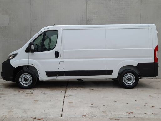 Peugeot Boxer Furgon 3300 L2H1 BlueHDi 140k
