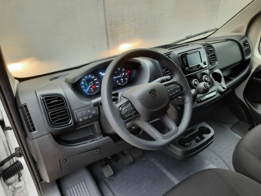 Peugeot Boxer Furgon 3300 L2H1 BlueHDi 140k
