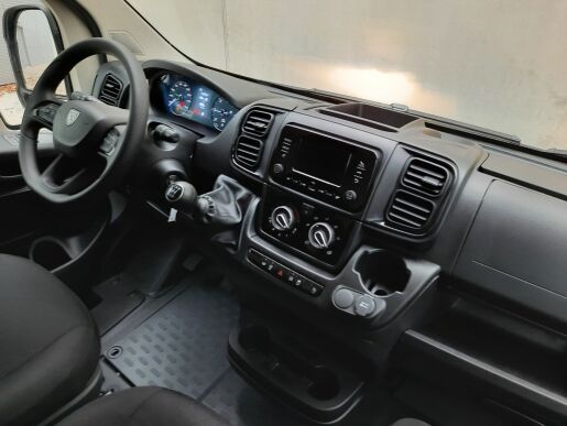 Peugeot Boxer Furgon 3300 L2H1 BlueHDi 140k