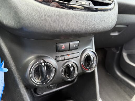 Peugeot 208 ACTIVE, 82 koní, klima, tempomat