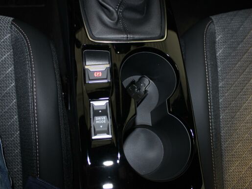 Peugeot 2008 ALLURE PureTech 100 S&S MAN6