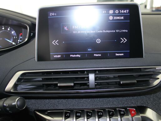 Peugeot 5008 1.2PureTech,130HP,ČR,navi1.maj