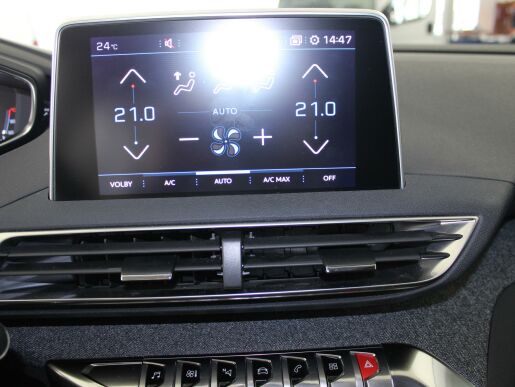 Peugeot 5008 1.2PureTech,130HP,ČR,navi1.maj