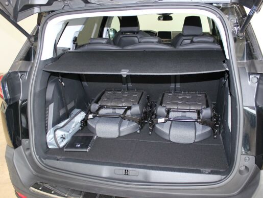Peugeot 5008 1.2PureTech,130HP,ČR,navi1.maj
