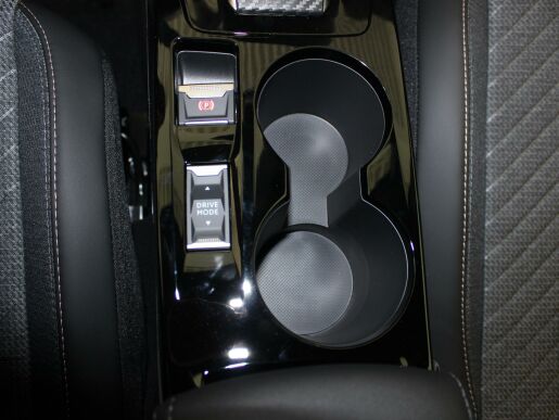 Peugeot 2008 ALLURE Hybrid 136 e-DCS6