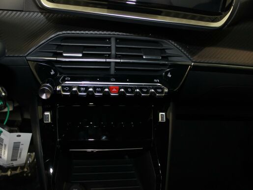 Peugeot 2008 ALLURE Hybrid 136 e-DCS6