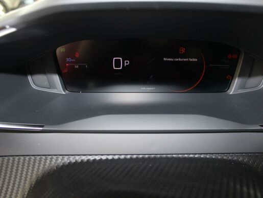 Peugeot 2008 ALLURE Hybrid 136 e-DCS6