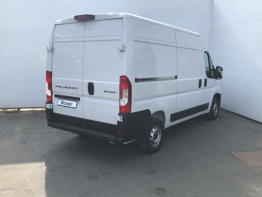 Peugeot Boxer 3300 L2H2 MAN6 2,2 BlueHDi
