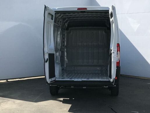 Peugeot Boxer 3300 L2H2 MAN6 2,2 BlueHDi