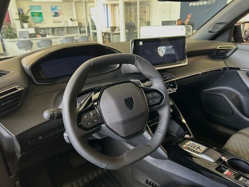 Peugeot 2008 ALLURE Hybrid 145 e-DCS6