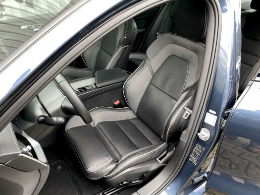 Volvo S60 B5 (benzín) AWD // ULTIMATE
