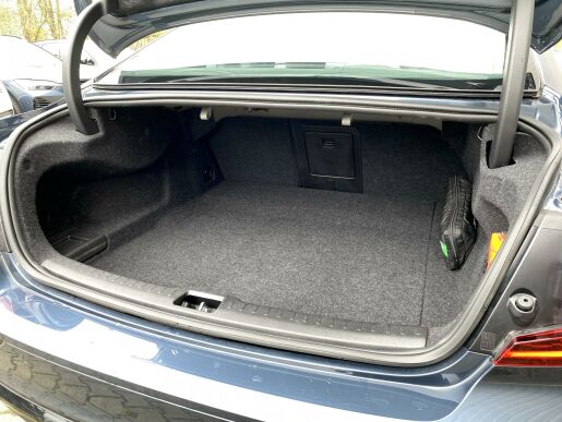 Volvo S60 B5 (benzín) AWD // ULTIMATE