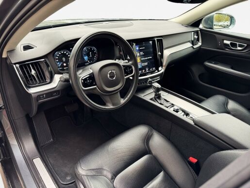 Volvo V60 T5 AWD Cross Country 1.MAJ.