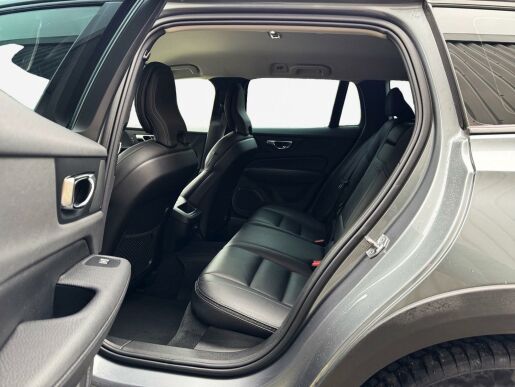 Volvo V60 T5 AWD Cross Country 1.MAJ.