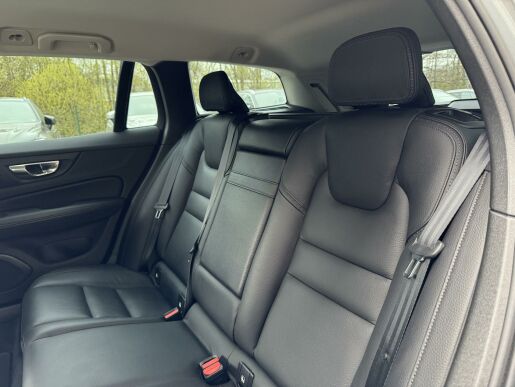 Volvo V60 T5 AWD Cross Country 1.MAJ.