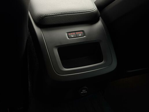 Volvo V60 T5 AWD Cross Country 1.MAJ.