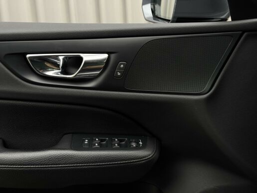 Volvo V60 T5 AWD Cross Country 1.MAJ.
