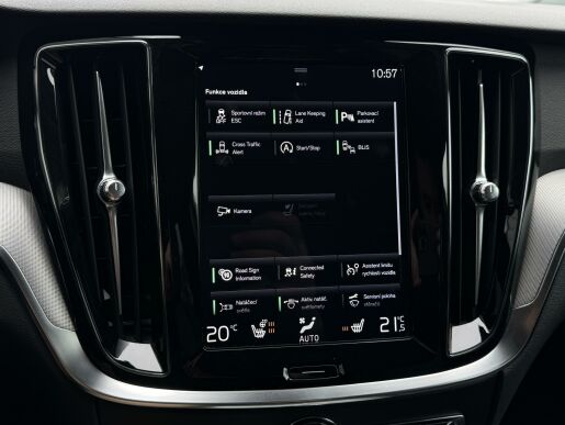 Volvo V60 T5 AWD Cross Country 1.MAJ.