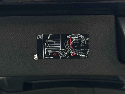 Volvo XC90 T8 AWD (335kW) ULTRA DARK B&W