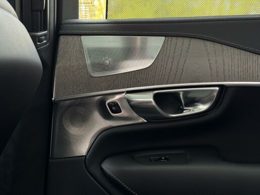 Volvo XC90 T8 AWD (335kW) ULTRA DARK B&W