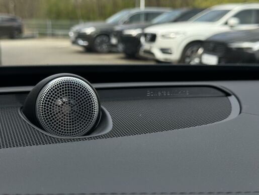 Volvo XC90 T8 AWD (335kW) ULTRA DARK B&W