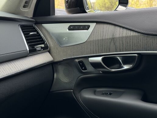 Volvo XC90 T8 AWD (335kW) ULTRA DARK B&W