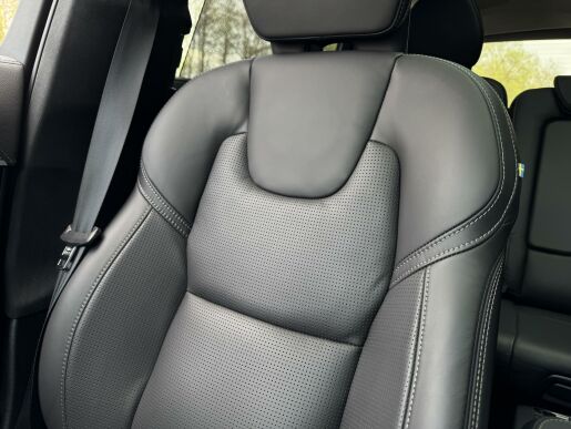 Volvo XC90 T8 AWD (335kW) ULTRA DARK B&W