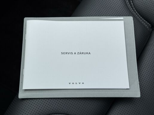 Volvo XC90 T8 AWD (335kW) ULTRA DARK B&W