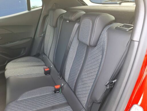 Peugeot 2008 ALLURE PureTech 100 MAN6