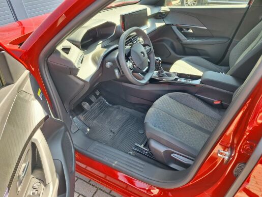 Peugeot 2008 ALLURE PureTech 100 MAN6